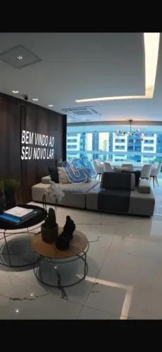 Apartamento mobiliado no Season Residence com 3 suítes revertido para master com closet e 