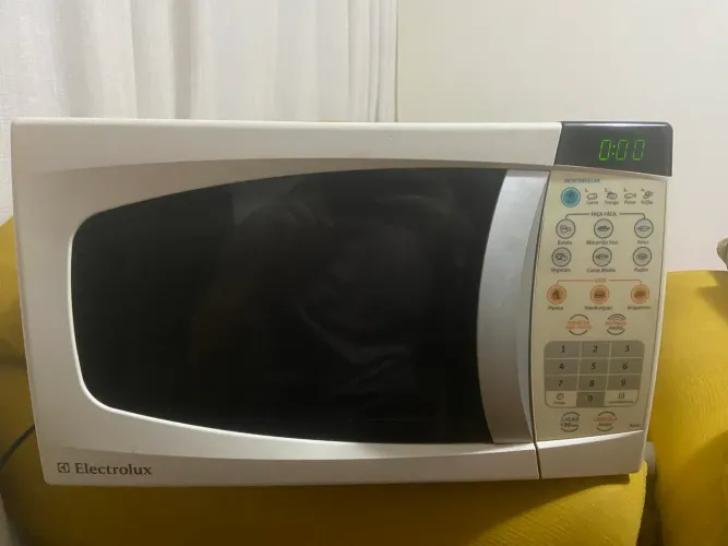 Microondas Electrolux 18L Seminovo Funcionando Perfeitamente