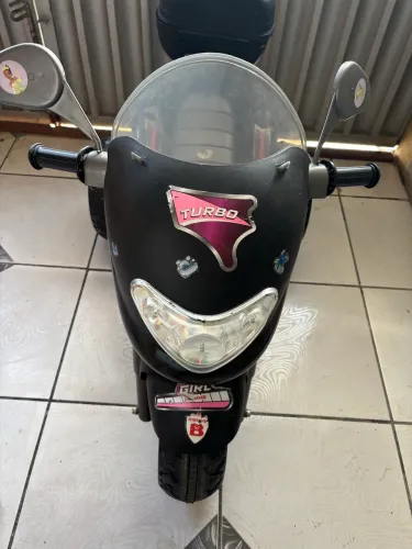 Moto elétrica infantil 