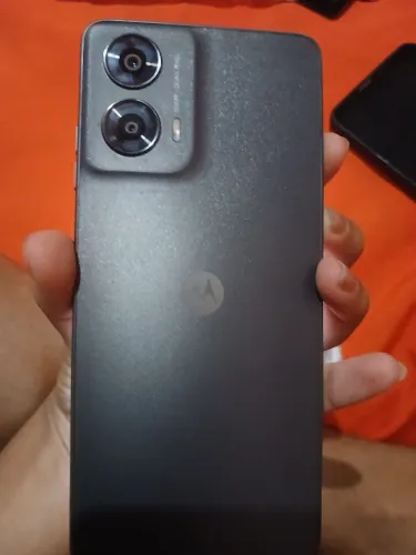 Vendo esse Motorola moto G24 na cor grafite com a câmera de 50MP Quand Pixel, 5G , 600.$