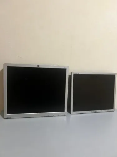 2 Monitores LCD 17" e 19" Funcionando e Sem Base