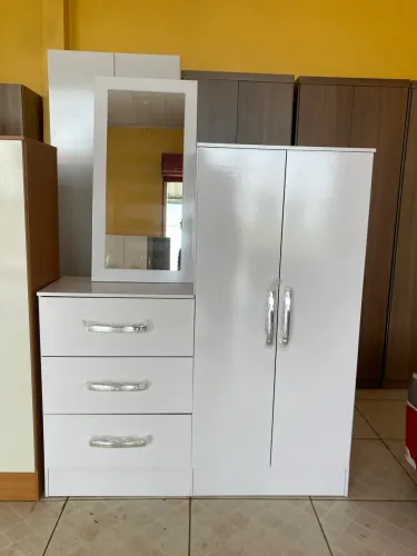 Sapateira + cômoda + espelho novos 