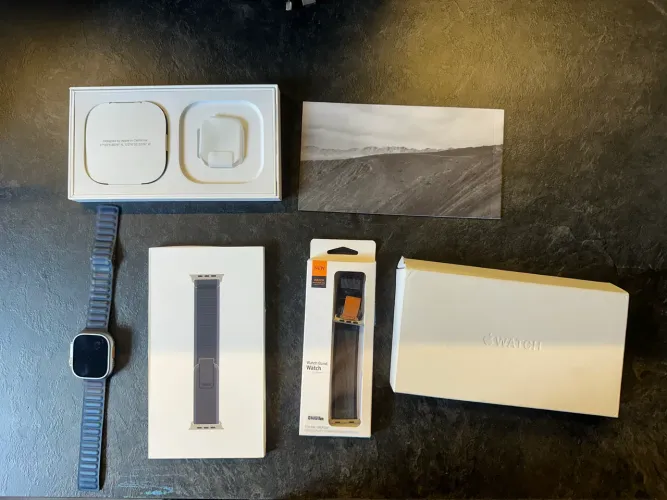 Apple Watch Ultra 2 - 49mm Titânio - Completo com Nota Fiscal