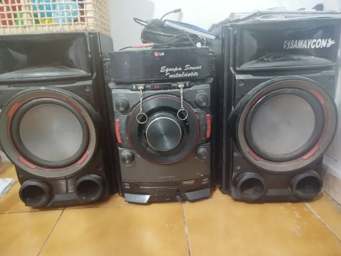 Vende-se ou rolo em som LG leia a descrição 