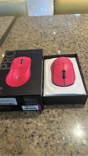 G pro x logitech magenta