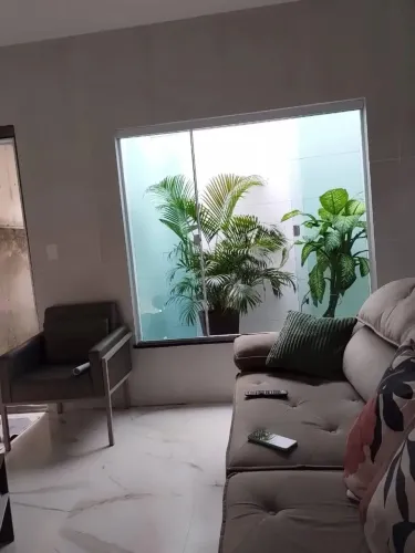 CASA DE ANDAR COMPOSTA POR 02 APTO 2/4 E 1 DE 3/4 NO JARDIM CENTENÁRIO 3 em 1