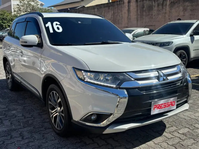 Mitsubishi Outlander Comfort 2.0 16V Aut. 2016