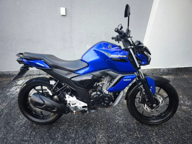 Linda Yamaha FZ15 2024 c/ ABS
