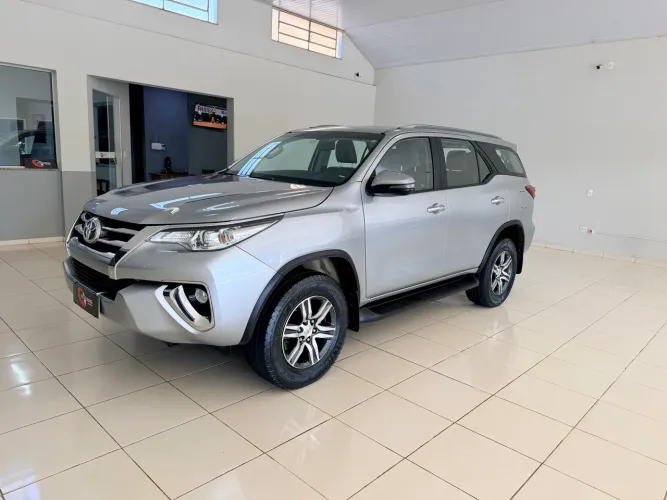 Toyota Hilux SW4 SRV 4X2 2.7 Flex 16V Aut. 2019