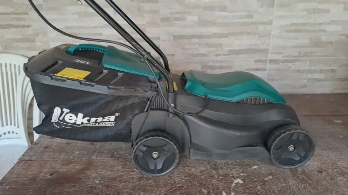 Carrinho cortador de grama