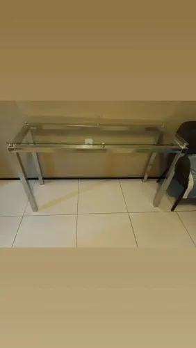 Vende -se uma aparador de vidro com espelho , falar com a Carla no WhatsApp *