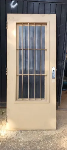 PORTA DE ENTRADA MADEIRA COM BATENTE PORTINHOLA DE VIDRO  /// R$1200,00