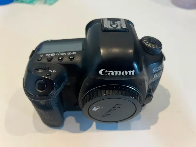 CÂMERA CÂNON 5D MARK IV