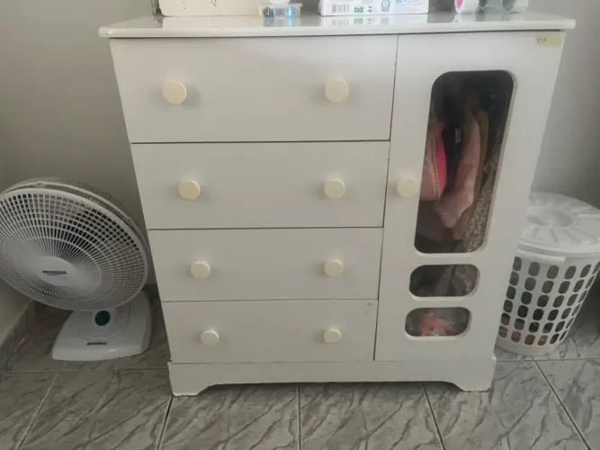 Vendo cômoda de criança