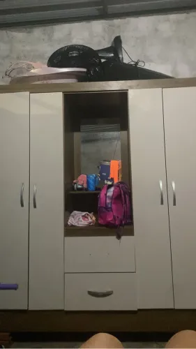 Guarda-roupa semi novo 380