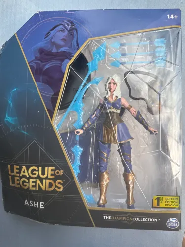 Ashe Spin Master The Champion Collection League of Legends Action Figure