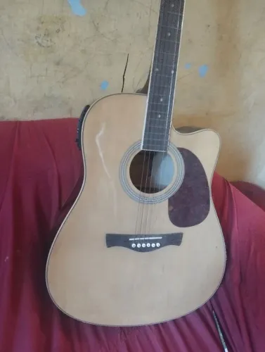 Vendo esse violão