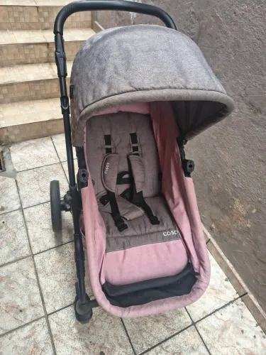 Carrinho de bebê Premium da Cosco com bebê conforto bebê conforto