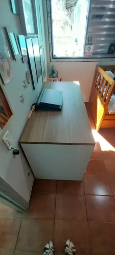 Escrivaninha Mesa De Estudos Branca Com 3 Gavetas 1,35m - Seminovas