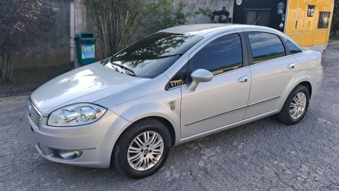 Fiat Linea Essence Dualogic 1.8 Flex 16V 4P 2012