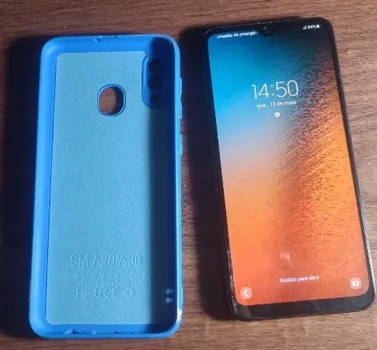 Celular Samsung Galaxy A30 usado