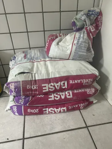 Cola auto nivelante para pisos vinílico