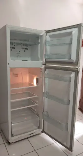 Vendo geladeira consul fros free 345 litros