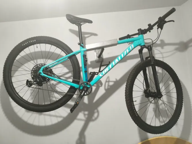 Bicicleta RockHopper Expert Specialized