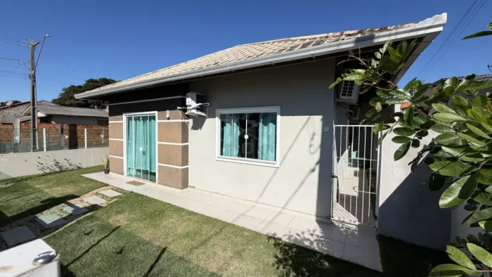 CASA À VENDA, 02 DORMITÓRIOS, BAIRRO GRAVATÁ EM NAVEGANTES, R$ 450.000,00.