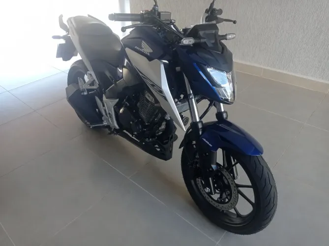 Cb 300f Twister 26/26 com ABS zera apenas 290 km 