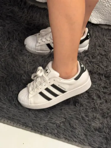Tênis adidas ORIGINAL TAM 34
