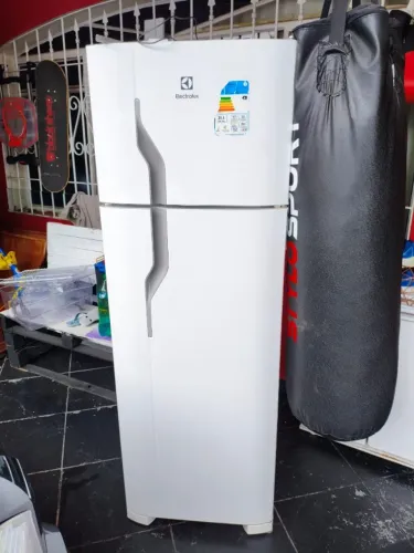 Refrigerador Electrolux DC 35A - semi-novo