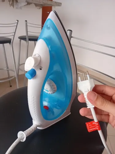 Ferro de Passar a Vapor Agratto 220V - Excelente Estado
