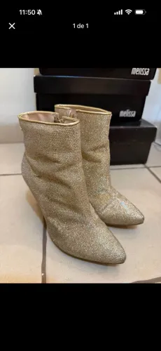 Vendo Bota Dourada