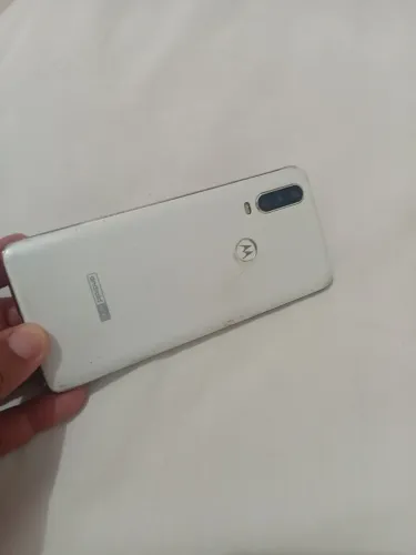 Celular moto on action