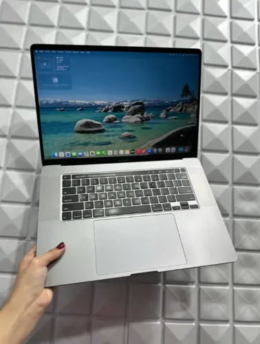 MacBook Pro 2019 i9 8-Core / Garantia / Loja física