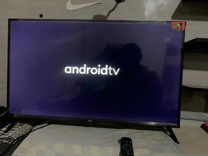 Vende-se Tv TCL 32 polegadas smart full hd