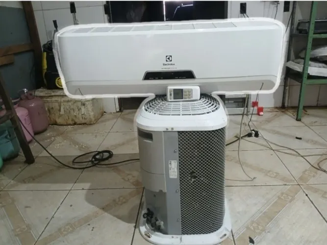 SPLIT 12000BTUS, ELECTROLUX INVERTER.
