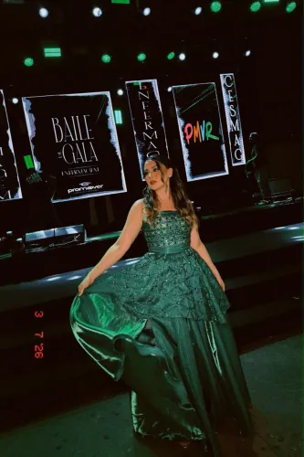 VESTIDO COR ESMERALDA LINDO PARA FORMATURA E OUTROS EVENTOS 