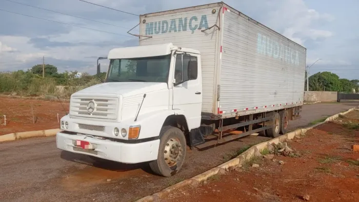Vendo MB1418 super conservado com plataforma de 3.500t
