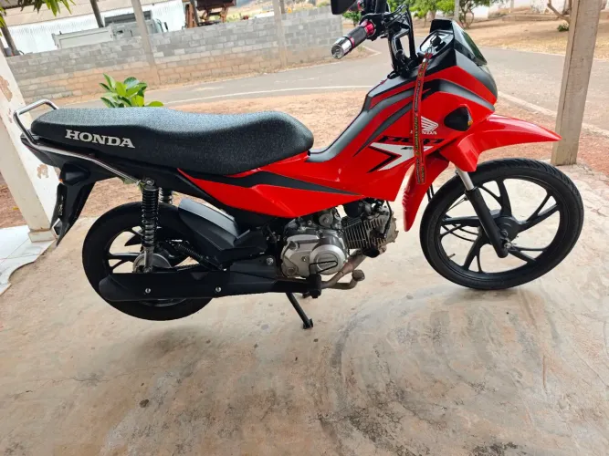 Moto pop110i novinha pouca usada