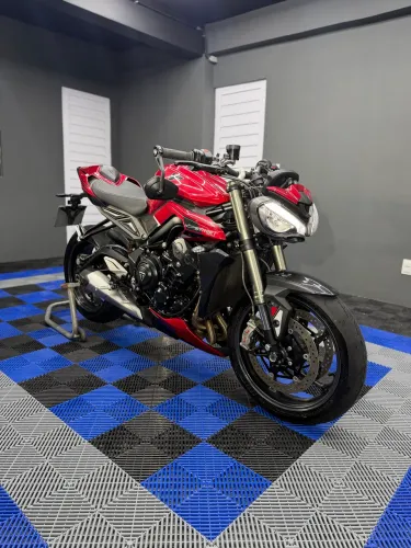 Triumph Street Triple 765 RS 2024