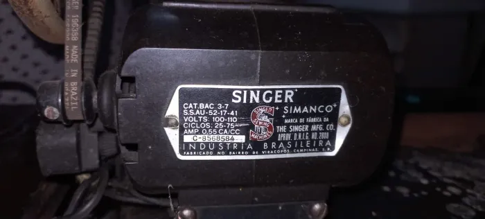 Máquina de costura antiga Singer