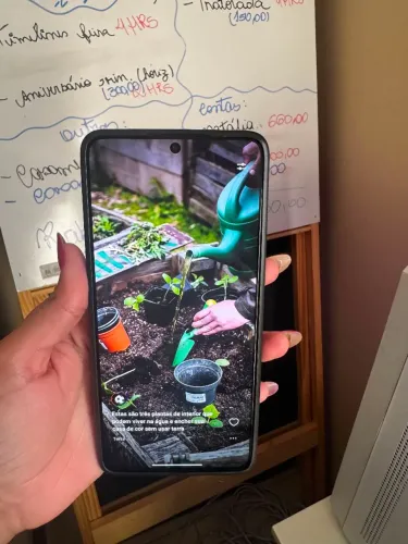 Vendo POCO X6 Pro 5G Amarelo (Couro Vegano)