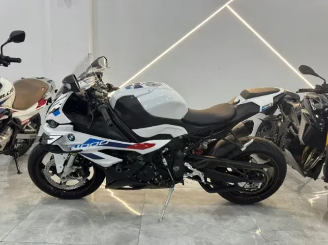BMW S1000RR M PACKAGE 2025 | APENAS 4.000 KM | IMPECÁVEL