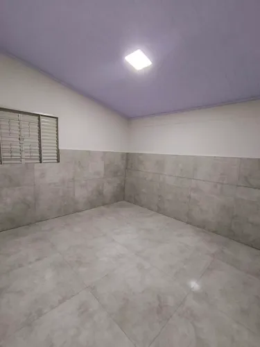 Alugo casa 1 quarto na rua direto com proprietário