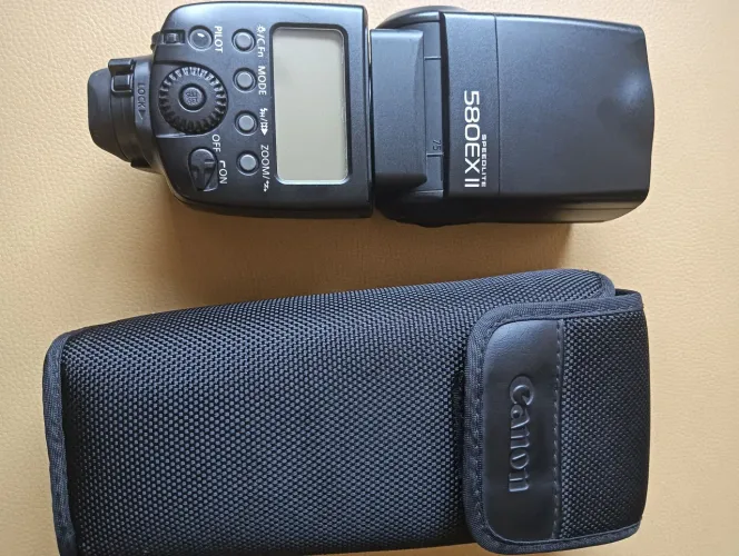 Flash ettl Canon 580 EXII muito novo