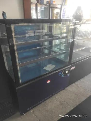 Bh vitrine padaria Venâncio 1M fria 