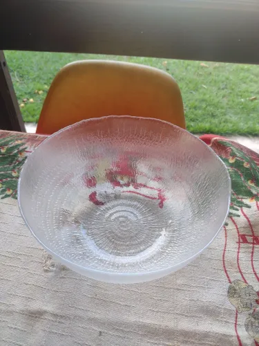 Saladeira espanhola 23 cm de diâmetro e 15 cm de altura.linda e muito delicada