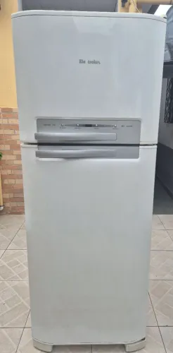 Geladeira Eletrolux DF46 FFree 6xSJuros